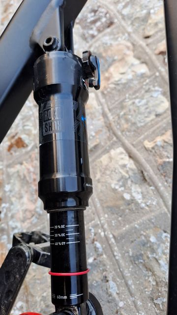 YT Industries Jeffsy Shimano Deore XT 2018 Mountainbike usato, Nero — immagine 15 di 16