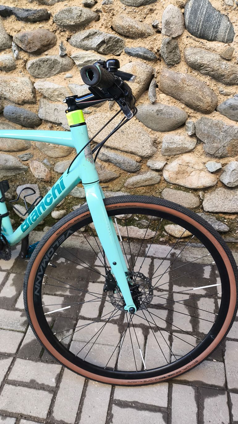 BianchiのCsport2 Bianchi Bianchi C-Sport 2 - Beyond The Bike