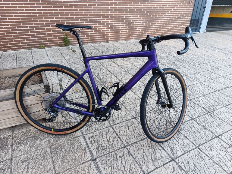 Used Rose Backroad SRAM Force eTap AXS 2024 Road & Gravel, Violett — image 1 of 10