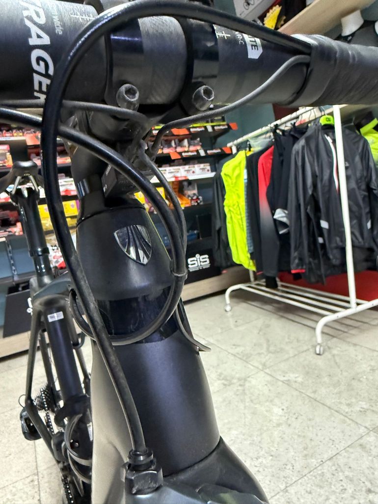 Used Trek Émonda SLR 6 2017 2017 Road & Gravel, Black — image 7 of 7