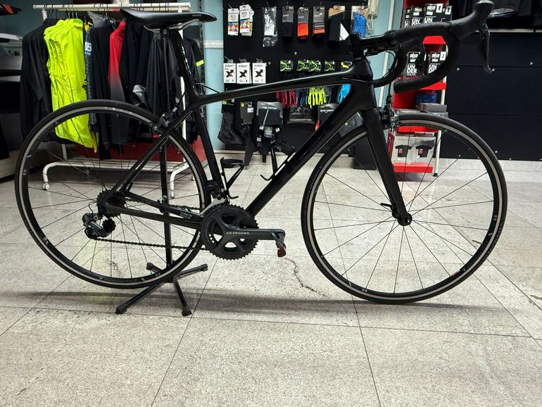 Used Trek Émonda SLR 6 2017 2017 Road & Gravel, Black — image 1 of 7