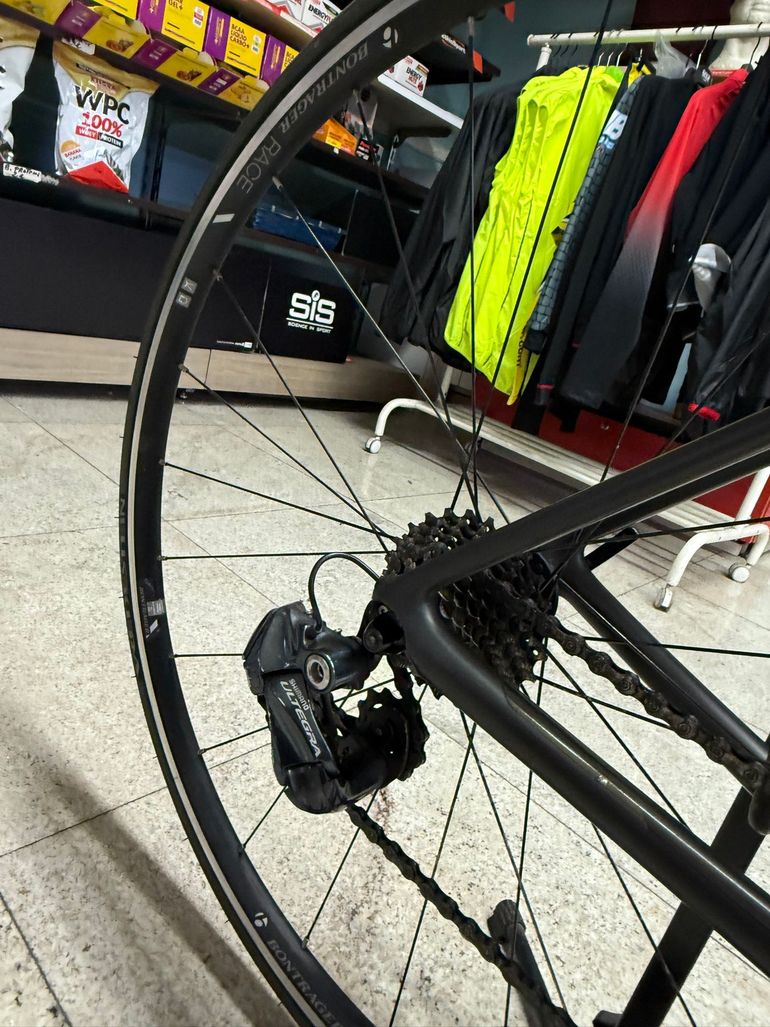 Used Trek Émonda SLR 6 2017 2017 Road & Gravel, Black — image 3 of 7