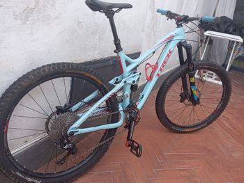 Used Trek Remedy 7 27.5 2016 2016 Mountainbike, Blu — image 8 of 8