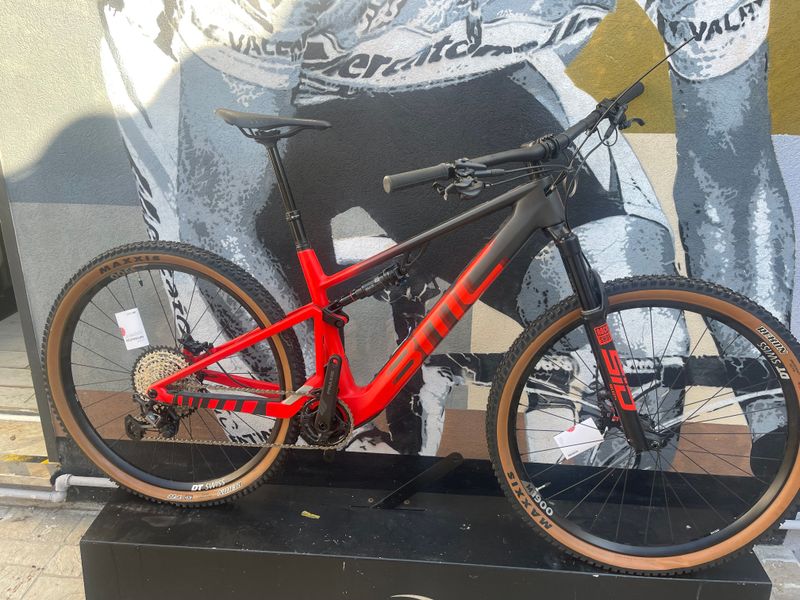 Used BMC Fourstroke AMP LT TWO 2023 2023 Mountainbike, Red, 29 — image 1 of 8