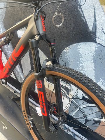 Used BMC Fourstroke AMP LT TWO 2023 2023 Mountainbike, Red, 29 — image 3 of 8
