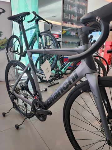 Używany Bianchi Oltre Shimano 105 2025 Road & Gravel — zdjęcie 3 z 5