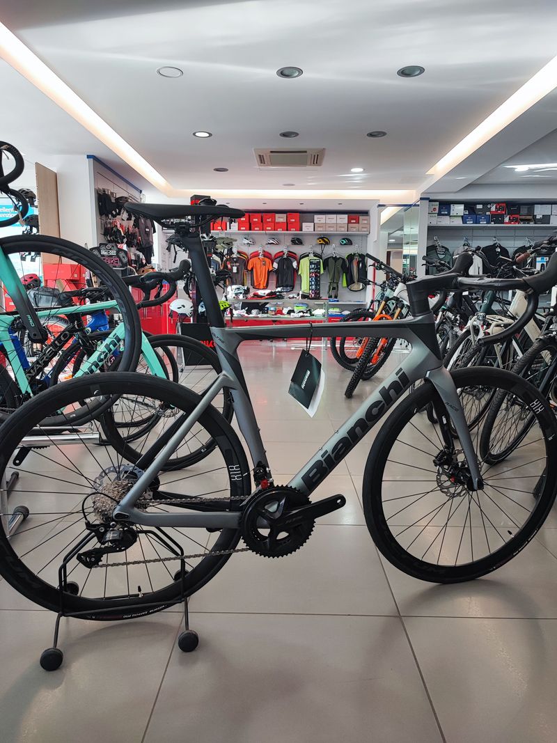 Used Bianchi Oltre Shimano 105 2025 Road & Gravel