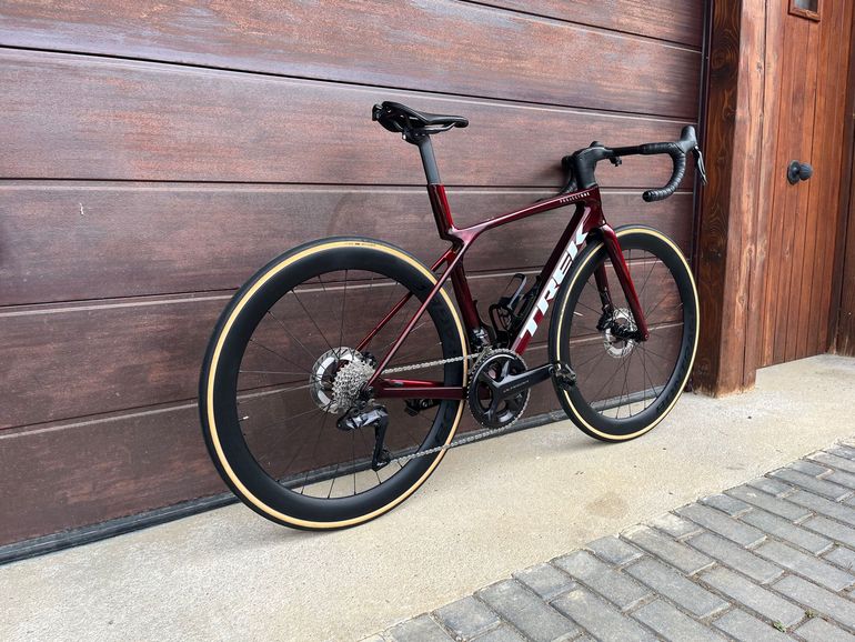 Used Trek Madone SLR 7 Gen 8 2025 Road & Gravel, Rot — image 13 of 14