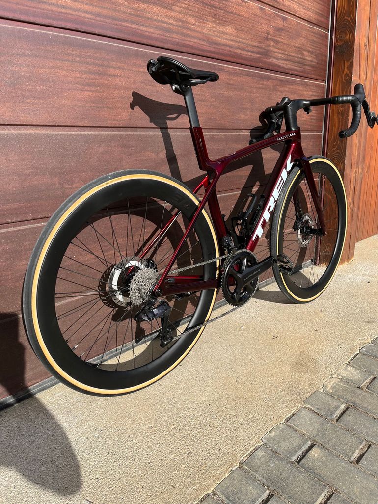 Used Trek Madone SLR 7 Gen 8 2025 Road & Gravel, Rot — image 8 of 14