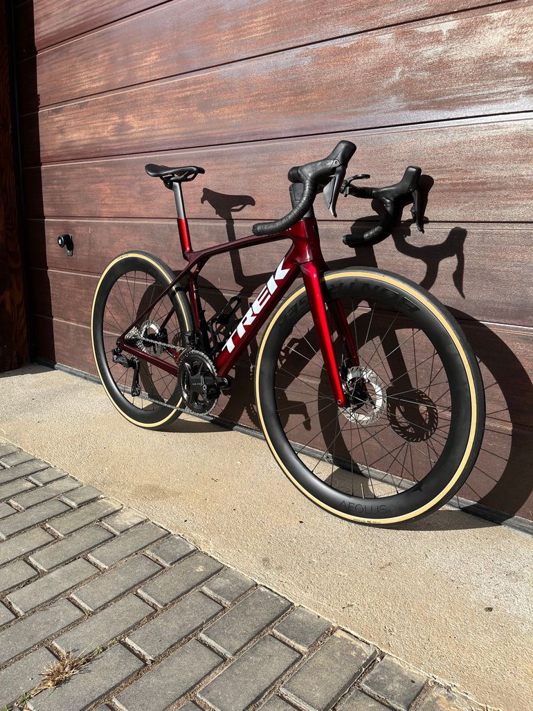 Used Trek Madone SLR 7 Gen 8 2025 Road & Gravel, Rot — image 11 of 14
