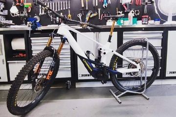 Gebrauchtes Orbea WILD M10 20mph 2023 2023 Mountainbike, Weiß, 29 — Bild 3 von 4