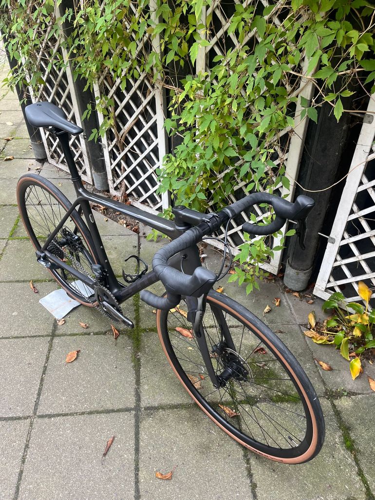 Used Scott Addict SE 2021 2021 Road & Gravel, Black — image 3 of 7