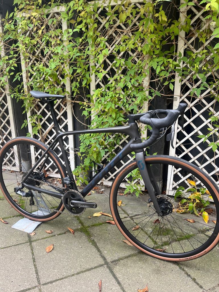 Used Scott Addict SE 2021 2021 Road & Gravel, Black — image 2 of 7