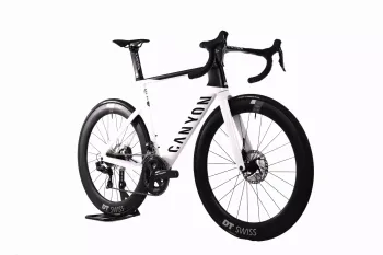 Used Canyon Aeroad CF SLX 8 DB DI 2 2022 Road & Gravel, White — image 2 of 12