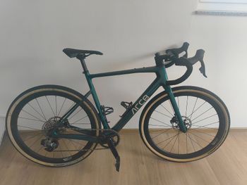 Used ARC8 Eero 2023 Road & Gravel, Green — image 1 of 3