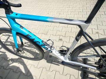 Used Factor O2 Shimano Ultegra Di2 2023 Road & Gravel, Blue — image 9 of 13