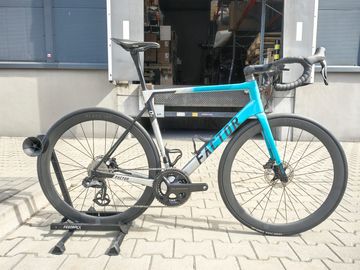 Used Factor O2 Shimano Ultegra Di2 2023 Road & Gravel