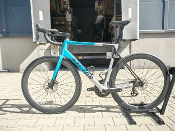 Used Factor O2 Shimano Ultegra Di2 2023 Road & Gravel, Blue — image 6 of 13