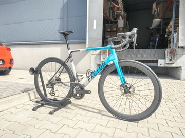 Used Factor O2 Shimano Ultegra Di2 2023 Road & Gravel, Blue — image 2 of 13