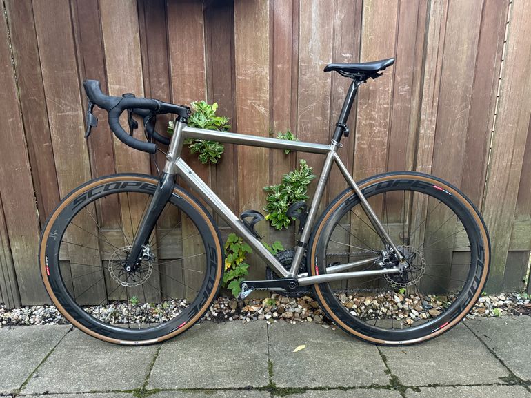 Used J Guillem Formentor 2021 Road & Gravel, Light Gray — image 2 of 21