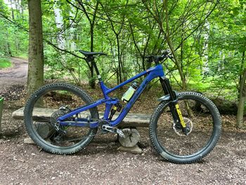 Used Trek Slash SRAM X0 Eagle AXS (T-Type) 2023 Mountainbike, Blue — image 1 of 8