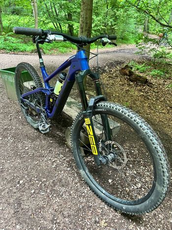 Used Trek Slash SRAM X0 Eagle AXS (T-Type) 2023 Mountainbike, Blue — image 8 of 8