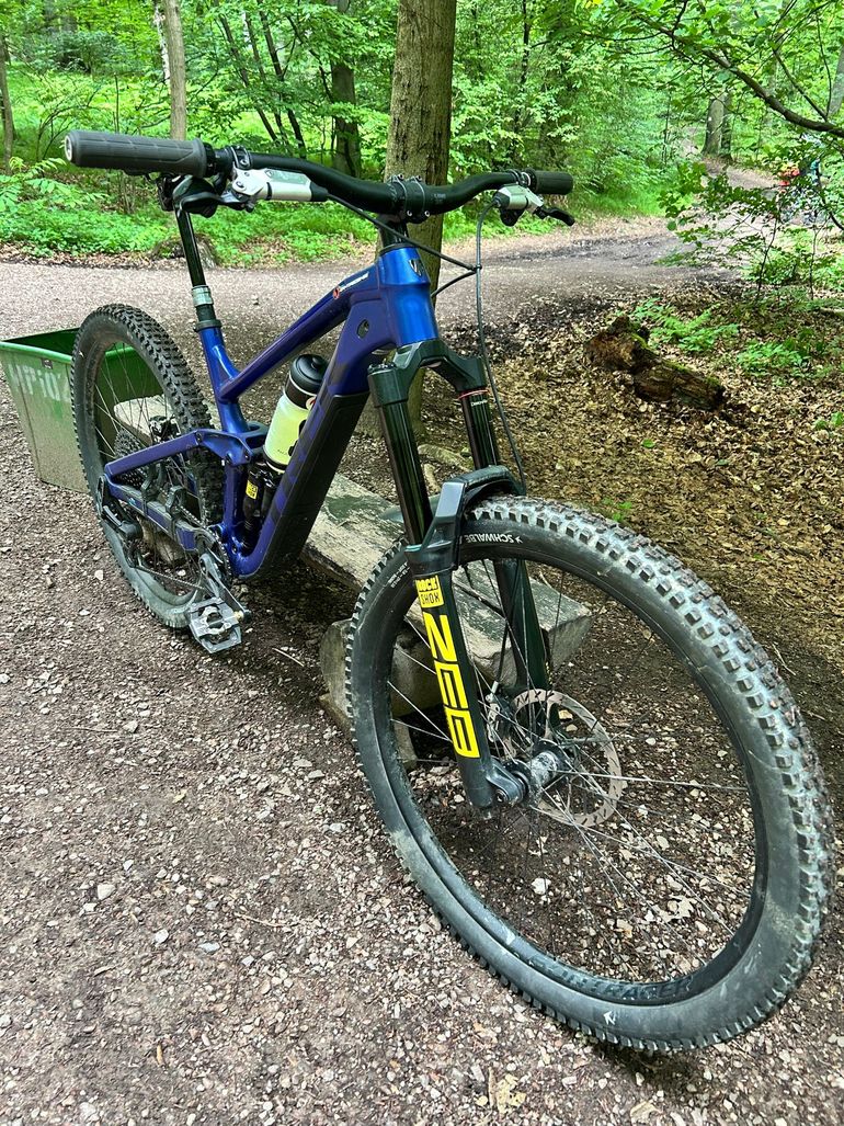 Used Trek Slash SRAM X0 Eagle AXS (T-Type) 2023 Mountainbike, Blue — image 8 of 8