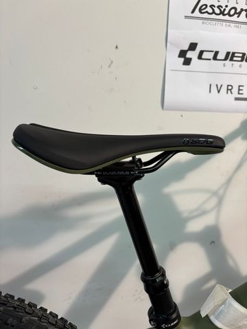 Used Cube Stereo One22 TM 2023 Mountainbike, Green — image 9 of 14