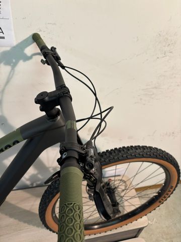 Used Cube Stereo One22 TM 2023 Mountainbike, Green — image 8 of 14