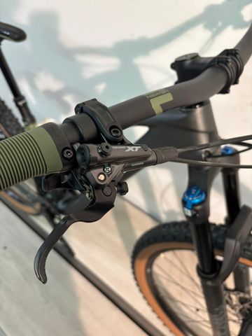 Used Cube Stereo One22 TM 2023 Mountainbike, Green — image 7 of 14