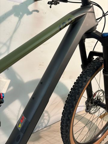 Used Cube Stereo One22 TM 2023 Mountainbike, Green — image 10 of 14