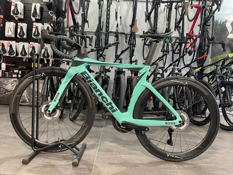Used Bianchi Oltre - Ultegra Di2 2023 2023 Road & Gravel, Green — image 2 of 4