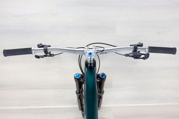 Used Giant Giant Trance X Advanced 2025 Mountainbike, Green — image 16 of 24