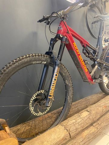 Used Rocky Mountain Powerplay 2022 Mountainbike, Red — image 10 of 13