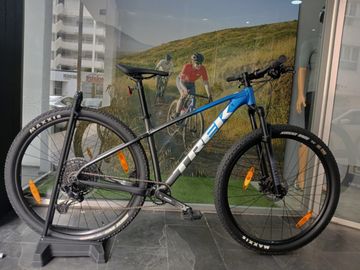 Trek Marlin 8 2022 MTB usato