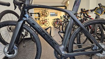 Brugt Trek Madone SLR 6 Disc 2019 2019 Road & Gravel — billede 11 af 15