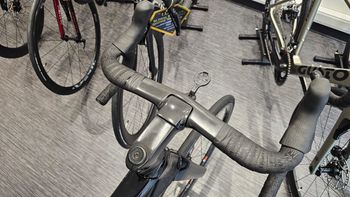 Brugt Trek Madone SLR 6 Disc 2019 2019 Road & Gravel — billede 4 af 15
