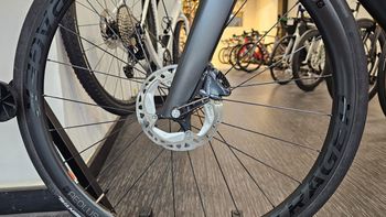 Brugt Trek Madone SLR 6 Disc 2019 2019 Road & Gravel — billede 10 af 15