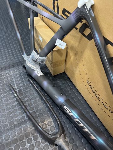 Brugt Scott Addict RC Ultimate 2025 Road & Gravel — billede 2 af 6