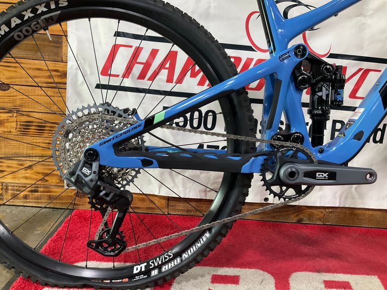 Used Pivot Switchblade Sram Eagle Transmission GX 2023 Mountainbike, Blue — image 2 of 4