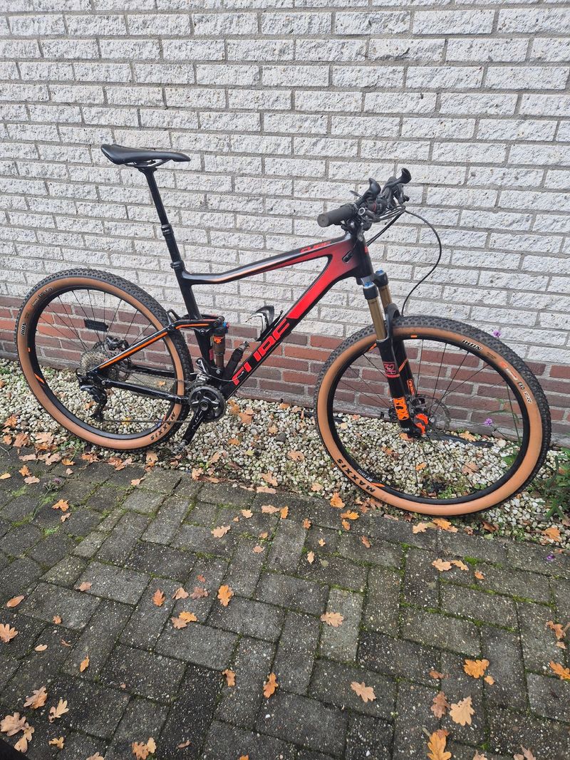 Używany CUBE STEREO 120 HPC SL 2017 2017 Mountainbike — zdjęcie 1 z 11