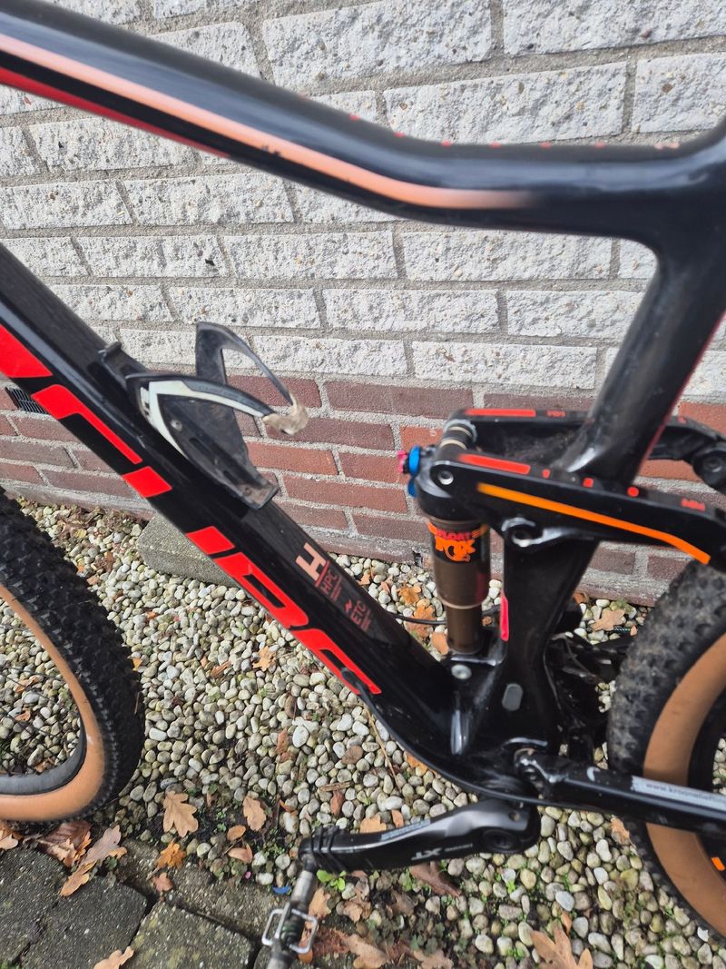 Używany CUBE STEREO 120 HPC SL 2017 2017 Mountainbike — zdjęcie 7 z 11