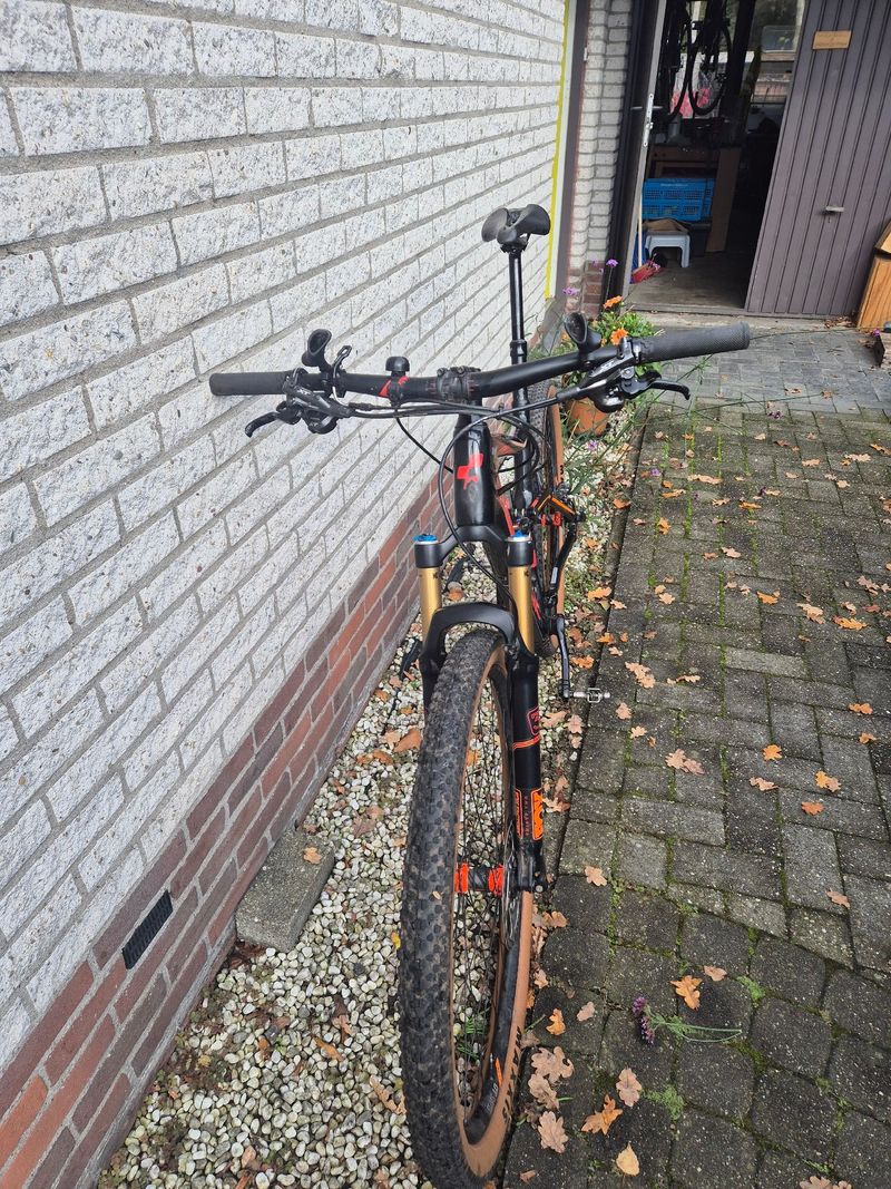 Używany CUBE STEREO 120 HPC SL 2017 2017 Mountainbike — zdjęcie 3 z 11