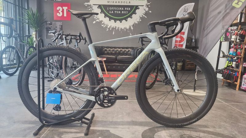 Used Orbea TERRA RACE FROZEN WHITE CONCRETE 2026 2026 Road & Gravel