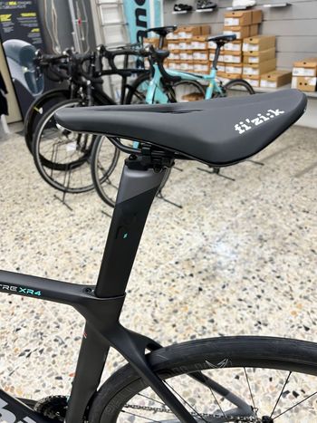 Used Bianchi OLTRE XR4 105 12V 2025 Road & Gravel, Hellgrau — image 12 of 13
