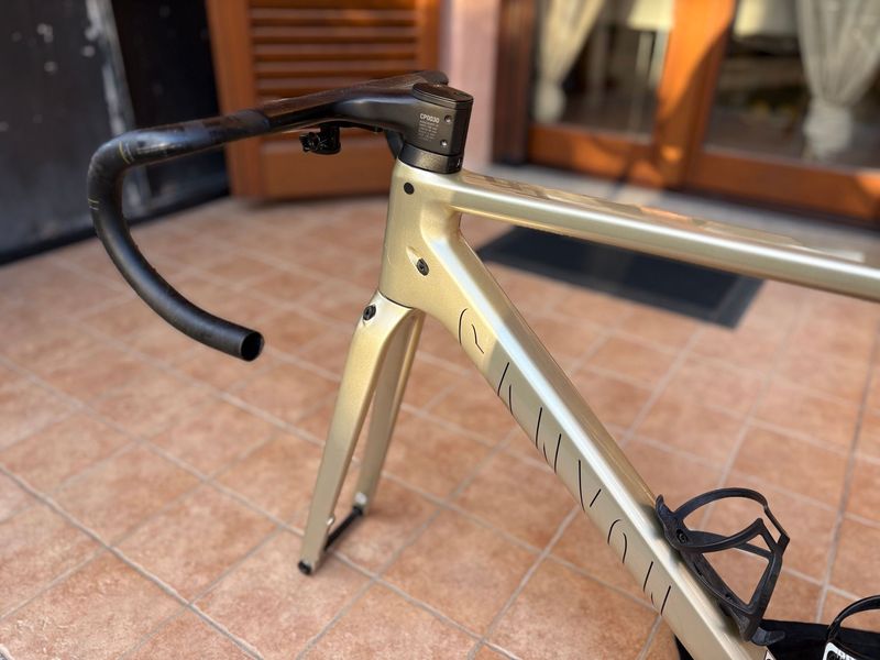 Gebrauchtes Canyon Ultimate CFR Disc Di2 2023 Frameset 2023 Road & Gravel, Hellgrau — Bild 7 von 14