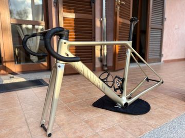 Gebrauchtes Canyon Ultimate CFR Disc Di2 2023 Frameset 2023 Road & Gravel, Hellgrau — Bild 2 von 14