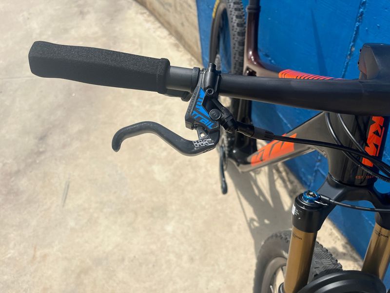 Używany KTM SCARP MT EXONIC 2023 2023 Mountainbike — zdjęcie 7 z 16
