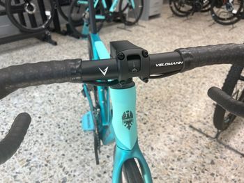 Used Bianchi E-Oltre 105 12v 2025 2025 Road & Gravel — image 11 of 11