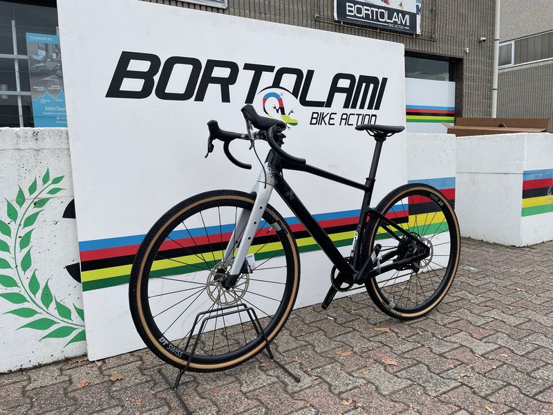 Used BMC URS THREE 2024 2024 Road & Gravel, Black — image 5 of 6